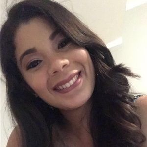 Meet your posher, Leni